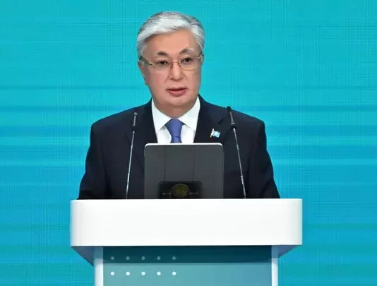 «Должна быть диктатура закона и порядка»: Токаев выступил перед будущими чиновниками