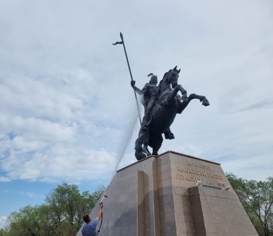 Талдықорғанда тарихи-мәдени ескерткіштер маңайы тазаланып, абаттандырылды