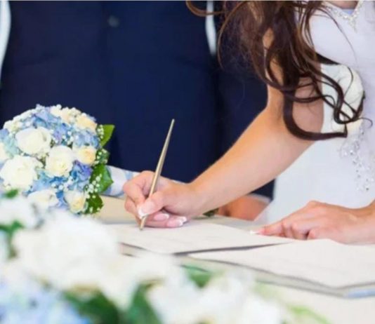 Егер сіз шетелде болсаңыз, некені қалай тіркеуге болады