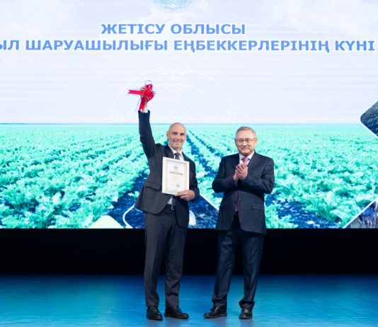 Жетісуда ауыл шаруашылығы қызметкерлері марапатталды