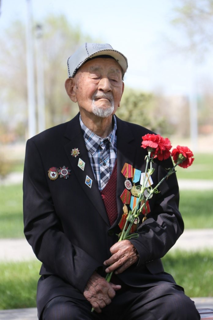 94b5bc9d-779a-4899-a364-a246daa6333e-696x1044