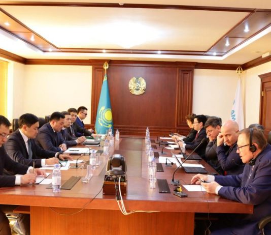 Қазақстан энергетикасының даму стратегиясы мен инвестиция тарту мәселелері – министр Ақкенженов пен ХВҚ миссиясының кездесуіндегі негізгі тақырыптар