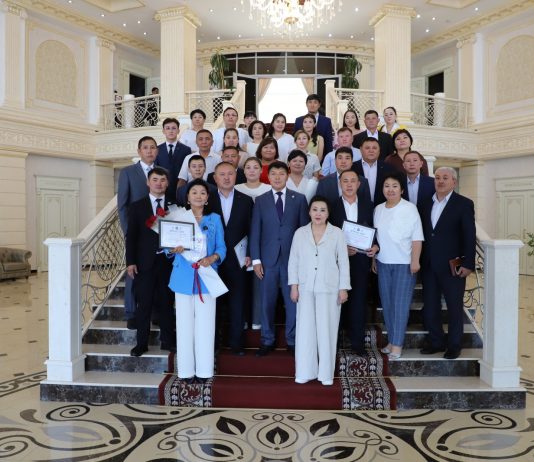 Талдықорған қаласы әкімі мектеп менторларымен жүздесті