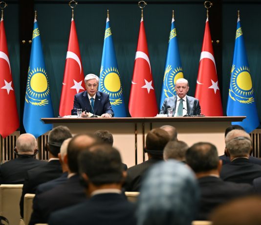 Касым-Жомарт Токаев и Реджеп Тайип Эрдоган провели брифинг для представителей СМИ