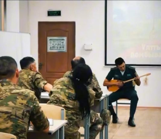 Ғасыр үнімен үндескен домбыра