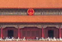 Қасым-Жомарт Тоқаев әскери парадты тамашалады