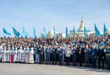 Жетісуда Республика күніне орай Мемлекеттік Ту көтерілді