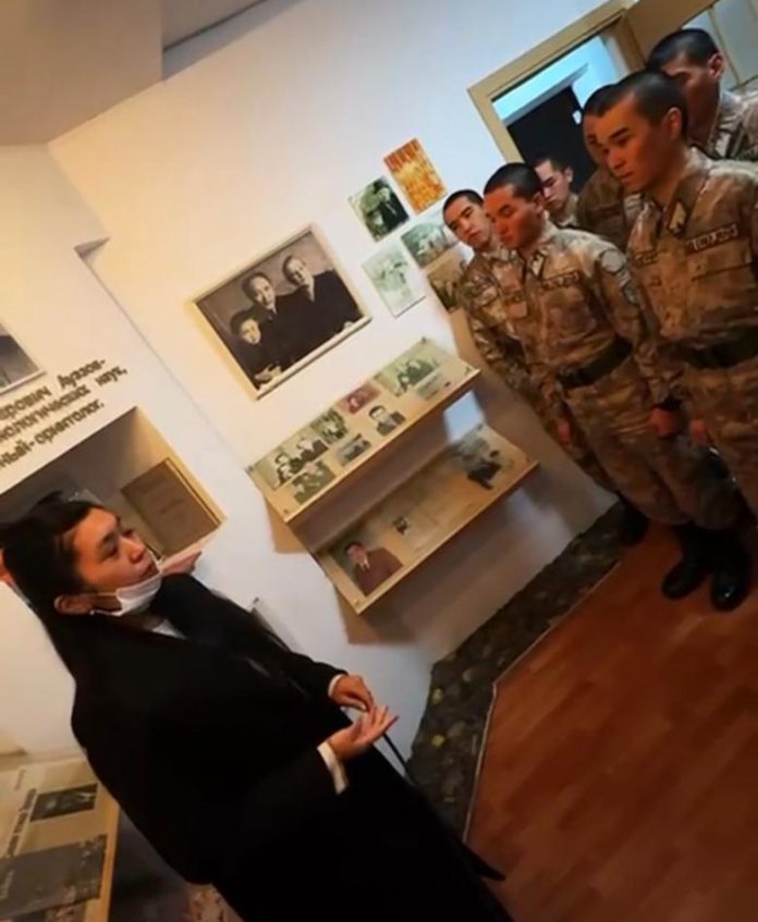 «Күз–2025» жас сарбаздары М.Әуезов атындағы мұражайға барды