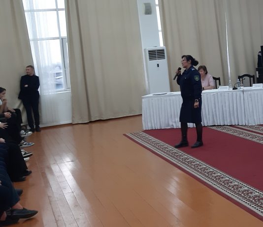 Школьникам Талдыкоргана напомнили о запрете выхода из дома после 21:00