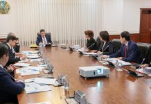 Олжас Бектенов денсаулық сақтау саласын цифрландыру және қаржылық тәртіп мәселесі бойынша кеңес өткізді