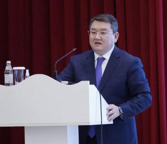 Советник Президента РК Малик Отарбаев встретился с сельчанами в Кербулакском районе