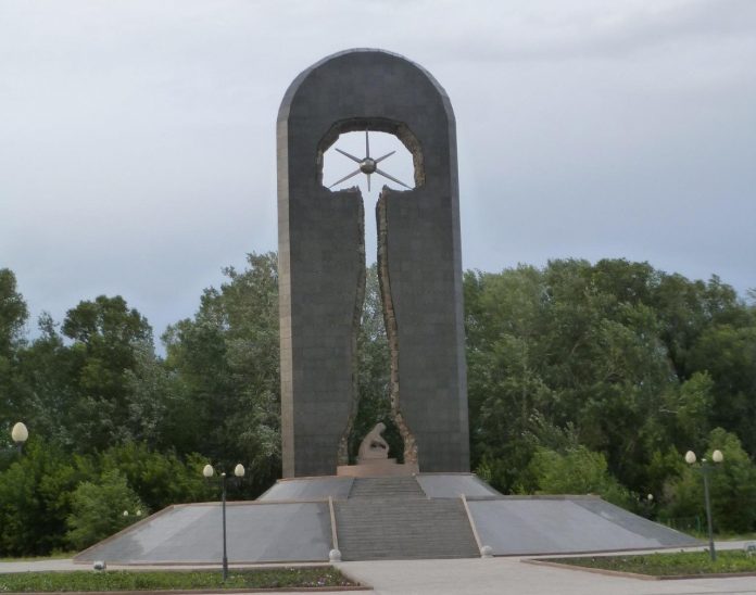 memorial-smerti-viki-1