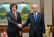 Ашхабадтағы халықаралық форум аясында Қасым-Жомарт Тоқаев Грузия Премьер-министрі Ираклий Кобахидземен кездесті