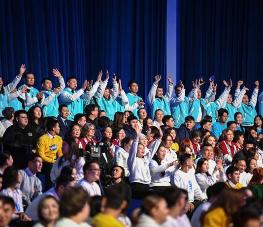 Қасым-Жомарт Тоқаев сын сағаттарда волонтерлер кез келген шаруаға зор жауапкершілікпен қарап, белсенді жұмыс істегенін айтты