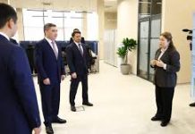 Байланыс орталығына азаматтардан 135,5 мың өтініш келіп түсті: Олжас Бектенов салық реформасы бойынша түсіндіру жұмыстарының барысымен танысты