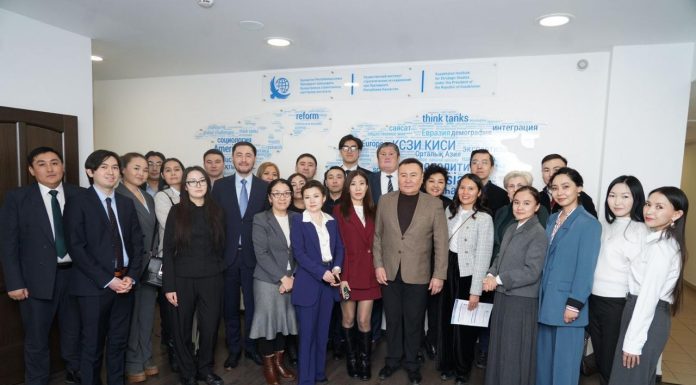 ҚСЗИ-де жас сарапшылар жаңа Конституцияның негізгі жаңашылдықтарын талқылады