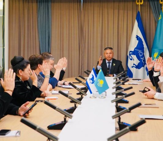 В Центральном офисе Демократической партии «Ак жол» состоялось совместное заседание президиума Нацсовета и парламентской фракции