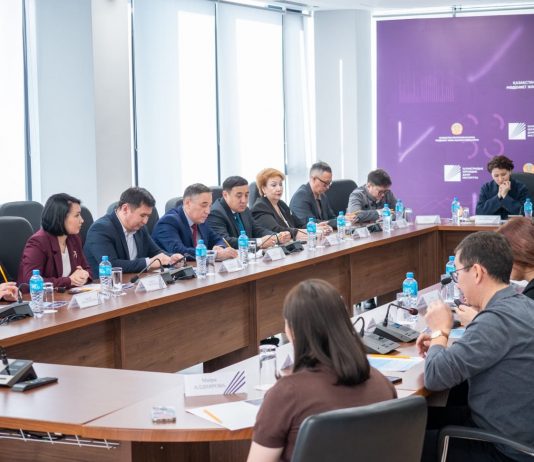 «SARAP» отырысында тарихи-мәдени мұраның конституциялық құндылықтар жүйесіндегі орны талқыланды