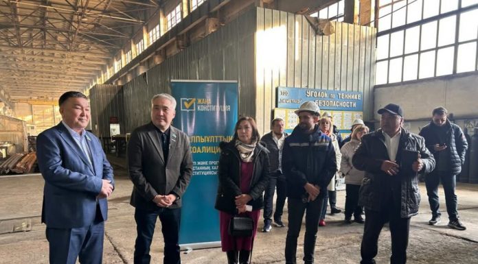 Работникам талдыкорганского завода разъяснили основные положения проекта новой Конституции