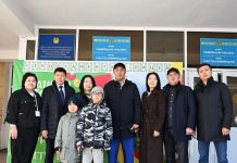 Талдықорған қаласының әкімі Ернат Бәзіл референдумда отбасымен дауыс берді