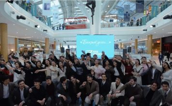 Астанадағы MEGA Silk Way сауда орталығында «Бақыт деген» музыкалық флешмобы өтті