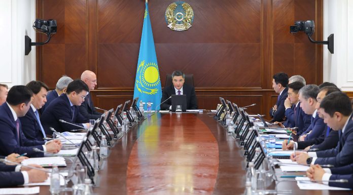 Олжас Бектенов Президент тапсырмалары шеңберінде Экономиканы монополиясыздандыру жөніндегі комиссияның отырысын өткізді