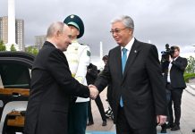 Тәуелсіздік сарайында Қазақстанға мемлекеттік сапармен келген Ресей Федерациясының Президенті Владимир Путинді салтанатты қарсы алу рәсімі өтті