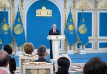 Мемлекет басшысы дәстүрлі өнерді, әсіресе, жыр, терме, күй өнерін дамытуға ерекше мән беру қажет деп санайды