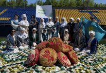 Мастерицы Жетісу стали частью мирового рекорда на фестивале «Аламан құрақ»