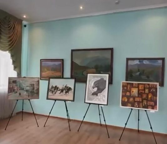 Жас суретшілерге куәлік табысталды