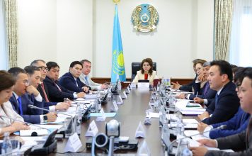 Үкіметте мемлекеттік тіл саясатын жүзеге асыру жөніндегі комиссияның отырысы өтті
