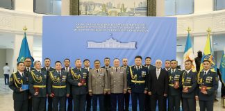 Қорғаныс министрі Ұлттық қорғаныс университетінің түлектеріне дипломдар табыстады