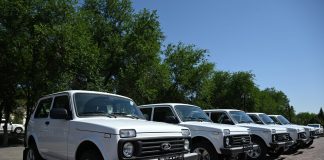 Жетісуда кәсіби мерекелеріне орай ветеринар мамандарға жаңа көлік кілттері тапсырылды