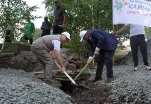 Су ресурстары және ирригация министрі Қазақстандағы бұлақтар мен су айдындарының жағалауын тазартуға бағытталған «Мөлдір бұлақ» ауқымды экологиялық акциясының екінші кезеңін бастады