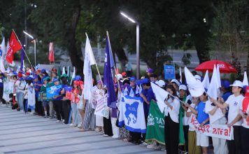 Жеті саяси партияның қатысуымен Ұлттық теледебаттың тікелей эфирі басталды