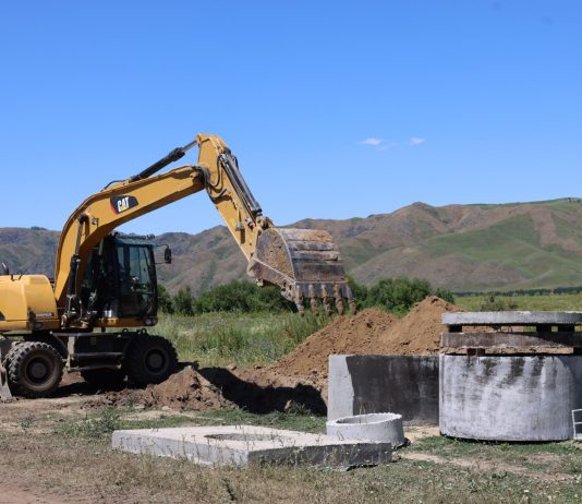 В области Жетісу воду проводят в те села, где центрального водоснабжения не было