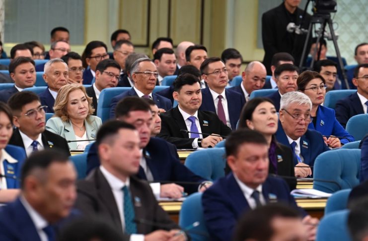 Депутаттар бірінші сессияда бірқатар маңызды заңдарды қабылдауы қажет