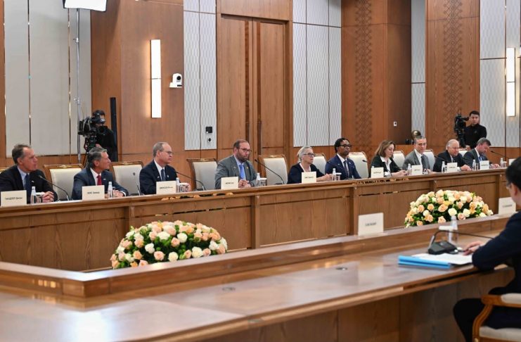 Америкалық делегацияны бастап келген конгрессмен Джейсон Смит арнайы қабылдағаны үшін Қасым-Жомарт Тоқаевқа алғыс айтып, АҚШ Президентінің сәлемін жеткізді