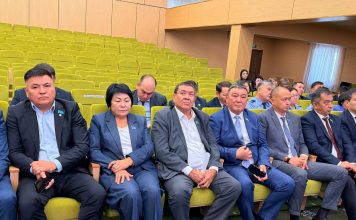 Жетісу облыстық мәслихатының тұрақты комиссияларының бірлескен отырысы мен кезекті XLIІ сессиясы өтті