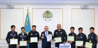 Бейбіт Исабаев VI Дүниежүзілік көшпенділер ойындарының 300 шақырымдық марафонында жеңіске жеткен «Жолбарыс» командасын қабылдады