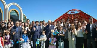 Мемлекет басшысы Кореяда оқып жатқан және еңбек етіп жүрген Қазақстан азаматтарымен емен-жарқын әңгімелесті