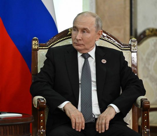 Владимир Путин екіжақты қарым-қатынас барлық бағытта қарқынды ілгерілеп келе жатқанын жоғары бағалады