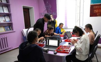 Робототехникадан 3D-моделдеуге дейін: Жетісуда ерекше қажеттілігі бар балаларға арналған қысқа мерзімдік курс ашылды