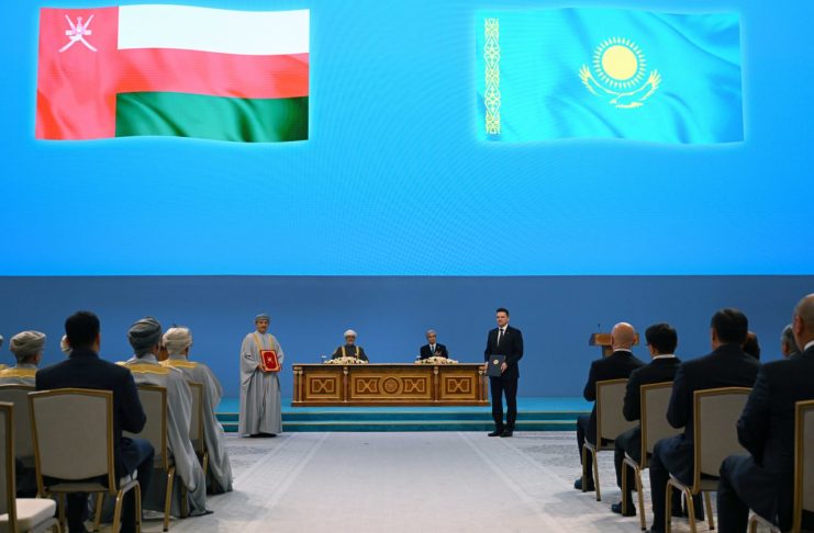 Келіссөздер қорытындысы бойынша Қасым-Жомарт Тоқаев пен Хайсам бен Тариқ Әл Саид екіжақты қарым-қатынастарды дамытудың алдағы бағыт-бағдарын айқындайтын Бірлескен мәлімдеме қабылдады
