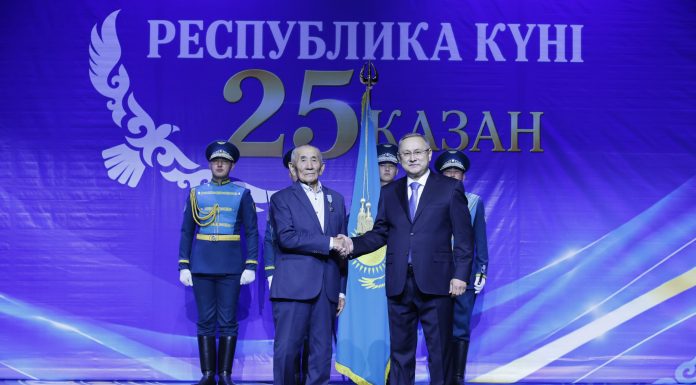 Республика күніне орай елуге жуық жетісулық мемлекеттік наградалармен марапатталды